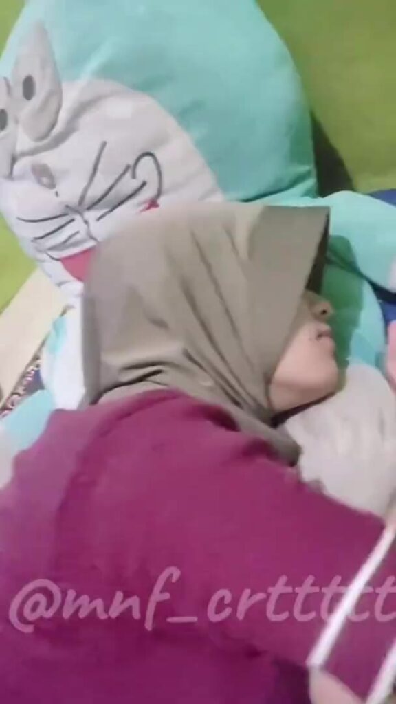 Lagi Asyik Tidur, Hijab Cantik Ini Terpaksa Layani Suami Trending Indo Terbaru 2024